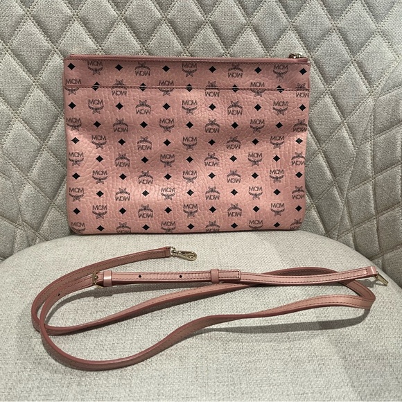 MCM Visetos crossbody or clutch bag 11x8 in pink excellent condition - Picture 9 of 10